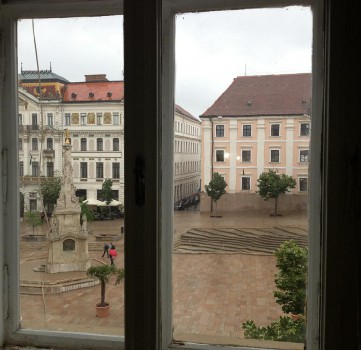 Ablak a Széchenyi térre - a látvány és ami mögötte van...