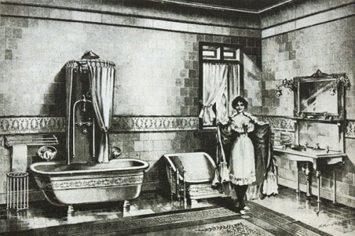 Angol polgárcsalád fürdőszobája 1900